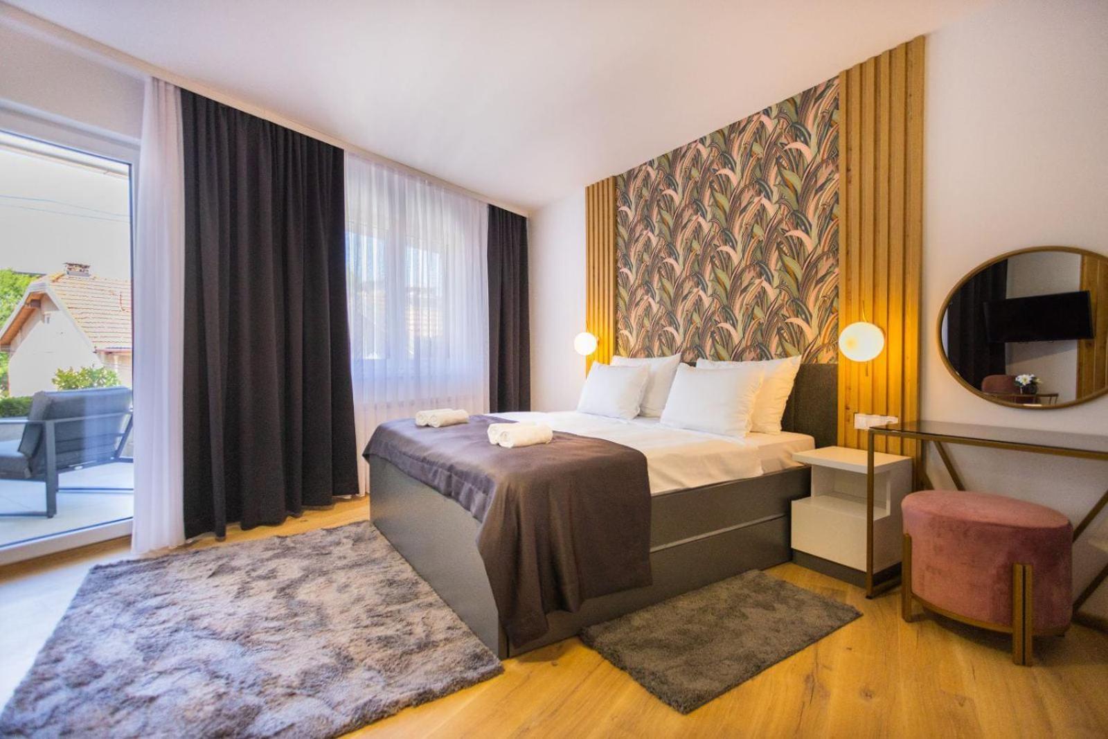 Happy House Old Town Luxury Apartment