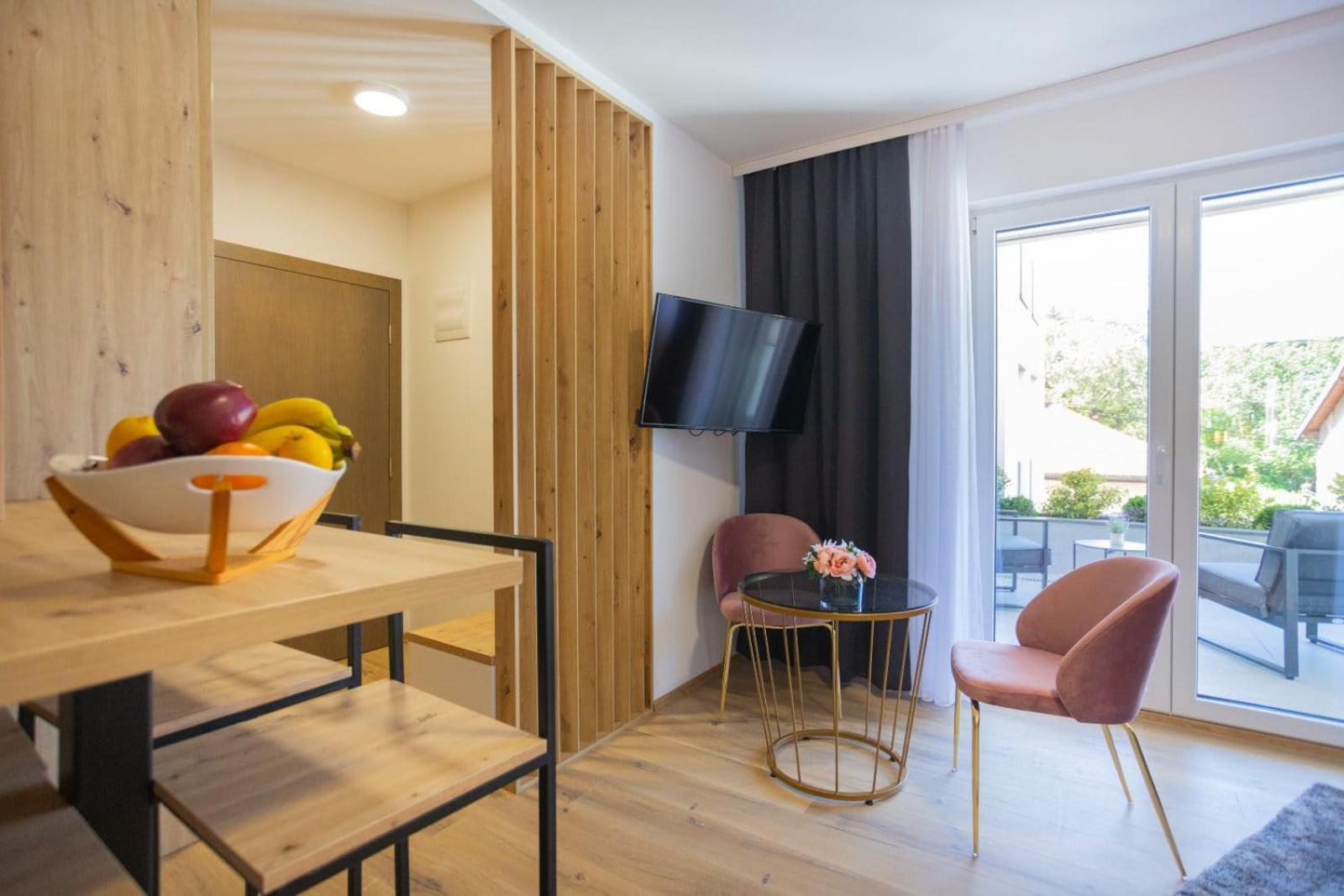 Happy House Old Town Luxury Apartment